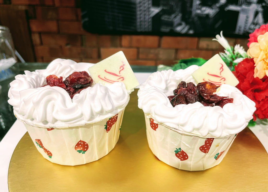 Cranberry White Cream Cupcake (Regular Size) - 2 pcs