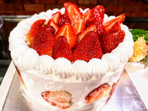 Strawberry Fruit Theme Cream Round Cake (Whole)