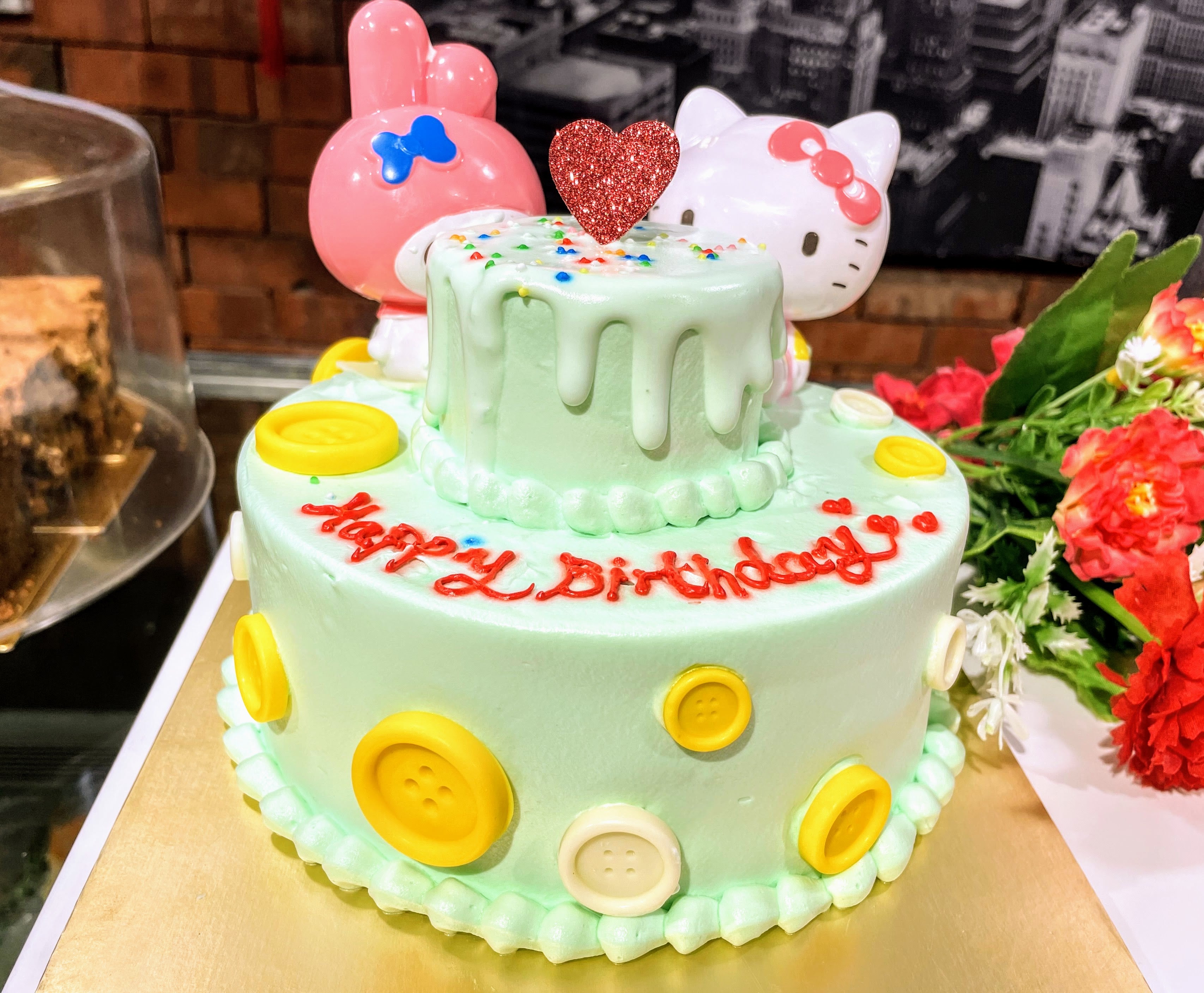 Adorable Hello Kitty Cake Inspiration
